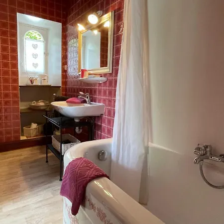 Et La Chouannerie A Cote Du Parc Du Puy Dufou Bed & Breakfast Pouzauges