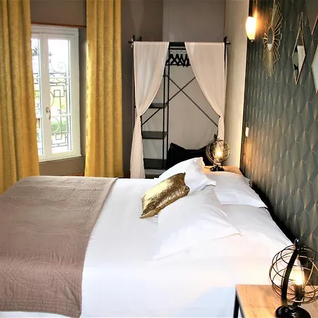 Et La Chouannerie A Cote Du Parc Du Puy Dufou 住宿加早餐酒店 4*