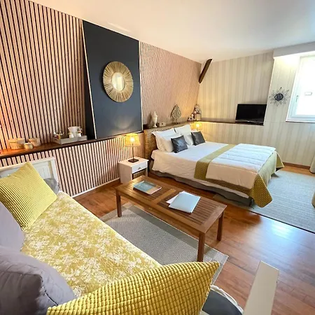 Et La Chouannerie A Cote Du Parc Du Puy Dufou 住宿加早餐酒店 4*