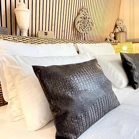 住宿加早餐酒店 Et La Chouannerie A Cote Du Parc Du Puy Dufou 4*