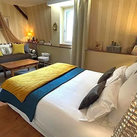 Bed & Breakfast Et La Chouannerie A Cote Du Parc Du Puy Dufou Pouzauges