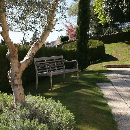 Et La Chouannerie A Cote Du Parc Du Puy Dufou Bed & Breakfast