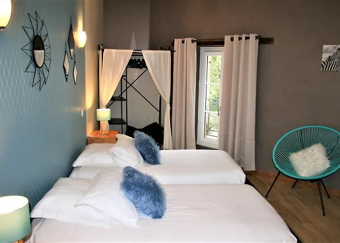 Nocleg ze śniadaniem Et La Chouannerie A Cote Du Parc Du Puy Dufou 4*